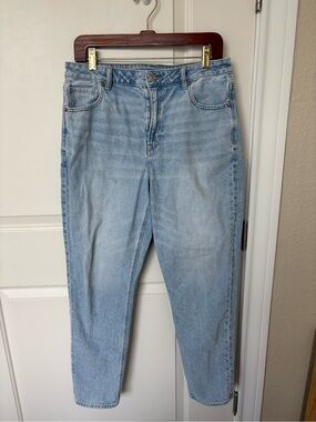 American Eagle Outfitters Light Blue Denim Jeans